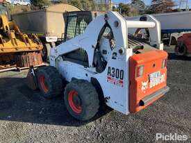 2004 Bobcat A300 - picture2' - Click to enlarge