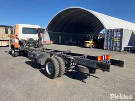 2012 Mitsubishi Fuso Fighter 1024 - picture2' - Click to enlarge