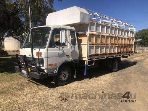 1989 NISSAN CMA8 BODY TRUCK