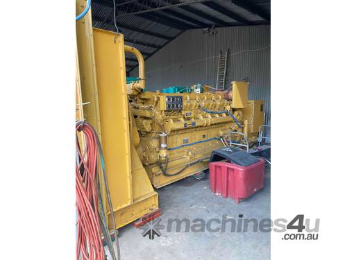 Generator Caterpillar 969 kva, low hours, ready to work.