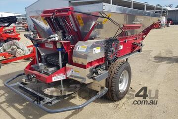 FARMTECH VIKING V3000GDL BELT SPREADER (3000L)
