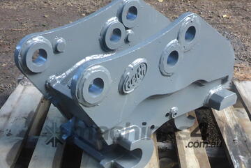 5-10 ton (50/60mm pin) Geith Hydraulic Quick Hitch Coupling suit Kobelco/Takeuchi Excavator etc.   5-10 ton (50/60mm pin) Geith Hydraulic Quick Hitch Coupling suit Kobelco/Takeuchi Excavator etc.