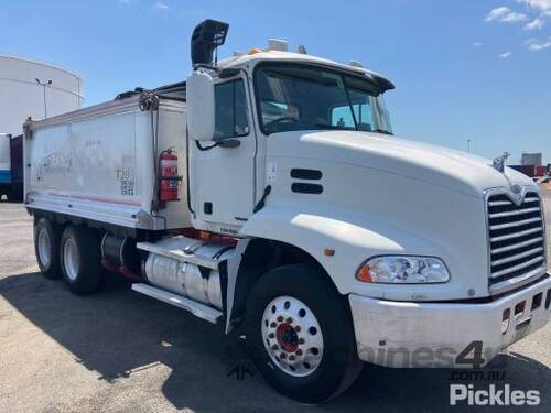 2003 Mack Vision Tipper