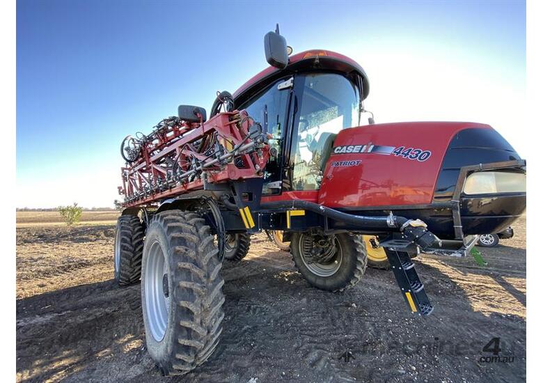 CASE IH PATRIOT 4430 