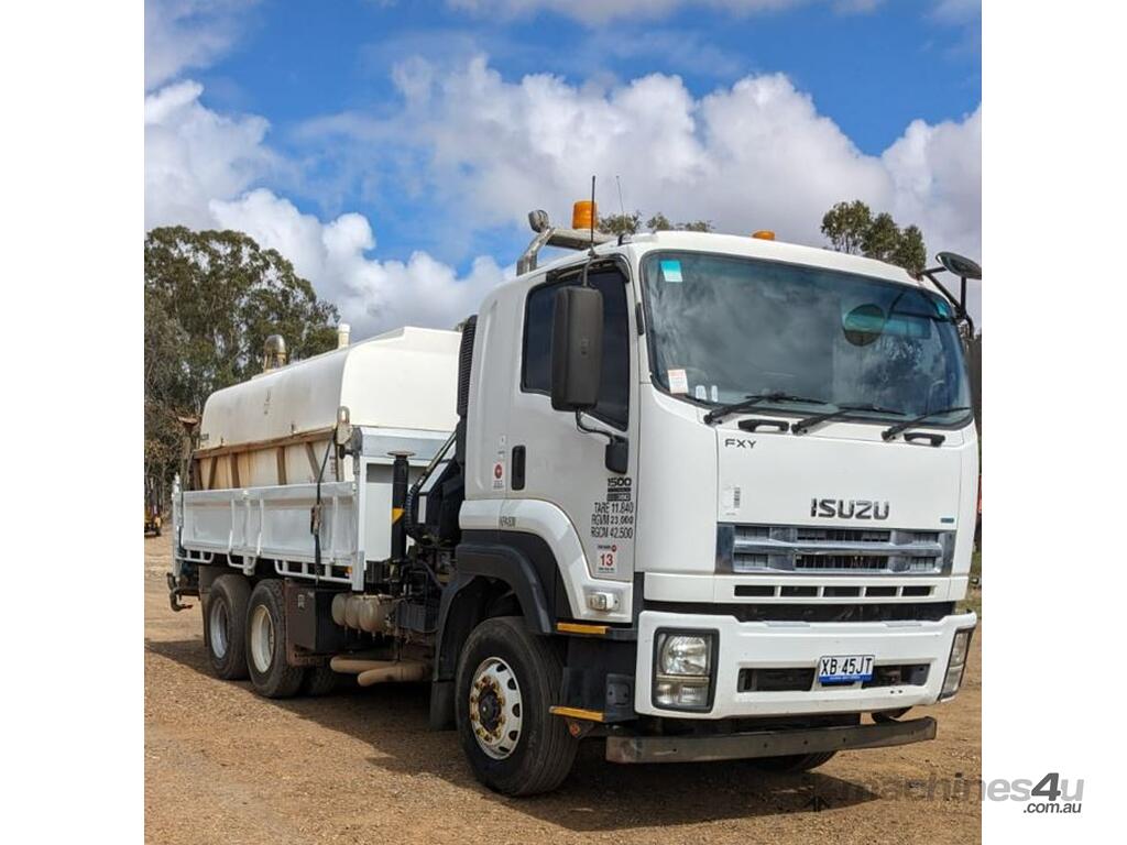 Hire 2012 hiab 111B-3 Water Tanks in WEST ROCKHAMPTON, QLD