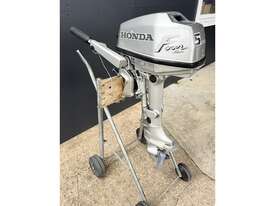 HONDA 5 HP BOAT MOTOR - picture0' - Click to enlarge