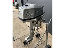 HONDA 5 HP BOAT MOTOR - picture1' - Click to enlarge