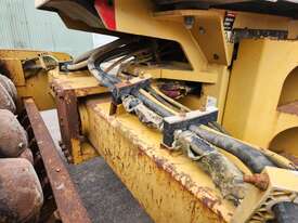 2005 Cat CP-653E Vibration Roller - picture0' - Click to enlarge