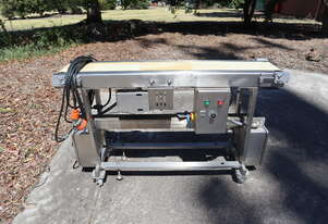 STAINLESS STEEL Motorised Variable Speed Belt Conveyor - 1.4m long