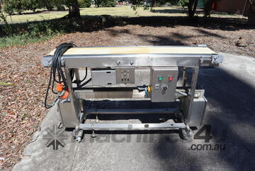 STAINLESS STEEL Motorised Variable Speed Belt Conveyor - 1.4m long