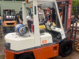 Nissan 2.5 Ton Forklift Low Hours High Quality  - picture0' - Click to enlarge
