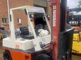 Nissan 2.5 Ton Forklift Low Hours High Quality  - picture0' - Click to enlarge