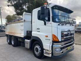 2014 Hino 700 Series 2848 Tipper Day Cab - picture0' - Click to enlarge