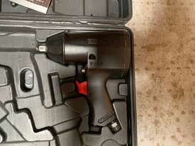 Blackridge Air Impact Wrench with Case - picture0' - Click to enlarge