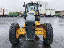2014 Komatsu GD555-5 Articulated Grader - picture0' - Click to enlarge