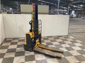 2009 Jungheinrich EMC110 Electric Pedestrian Forklift - picture0' - Click to enlarge