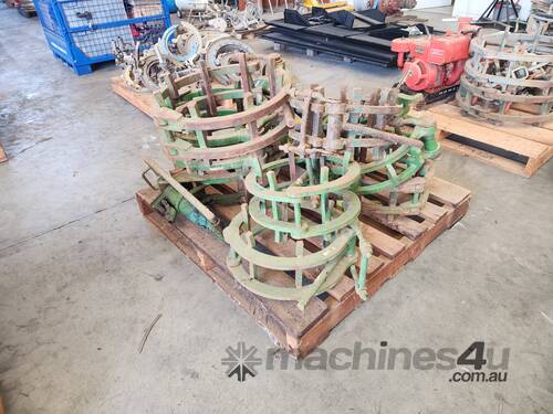 Pipe Clamps Various