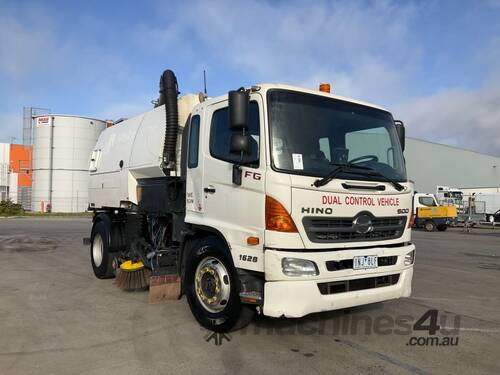 2016 Hino FG 500 1628 Street Sweeper