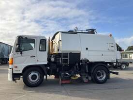 2016 Hino FG 500 1628 Street Sweeper - picture2' - Click to enlarge