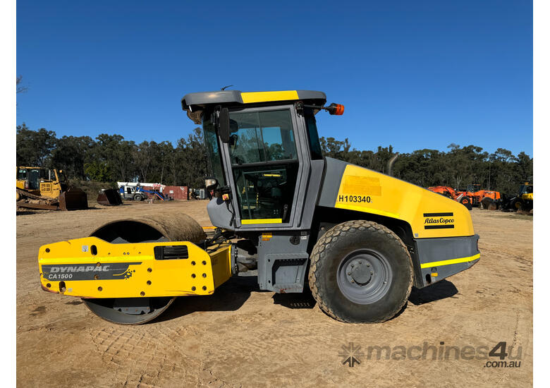 caption Dynapac CA1500D Vibrating Roller Roller/Compacting