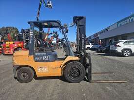 Toyota 02-7FGJ35 3.5T LPG Used Forklift - picture0' - Click to enlarge