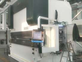 ACCURPRESS Absolute 250 Tonne 8 Axis 5 Metre Press Brake - picture0' - Click to enlarge