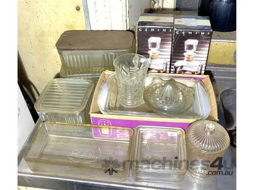 caption QTY OF KITCHEN GLASSWARE