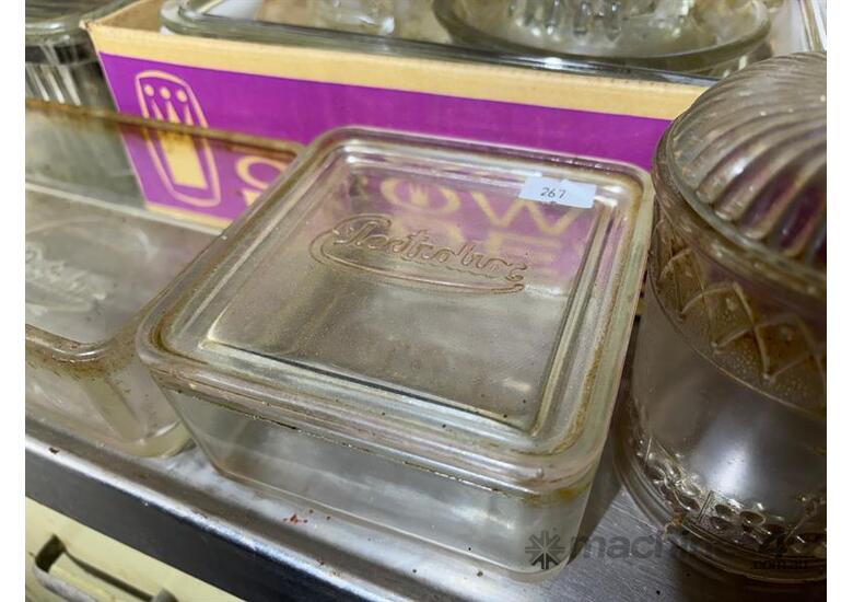 caption QTY OF KITCHEN GLASSWARE