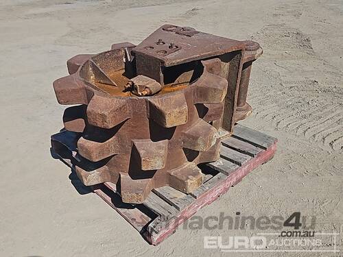 Oz Compaction Wheel to suit 30-40T Excavator,520mm Centres 90mm Pins 