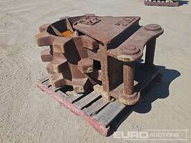 Oz Compaction Wheel to suit 30-40T Excavator,520mm Centres 90mm Pins  - picture0' - Click to enlarge