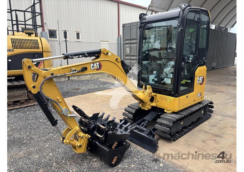 2021 CATERPILLAR 302CR 22N42