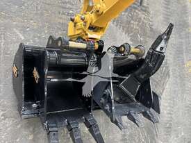 2021 CATERPILLAR 302CR 22N42 - picture2' - Click to enlarge