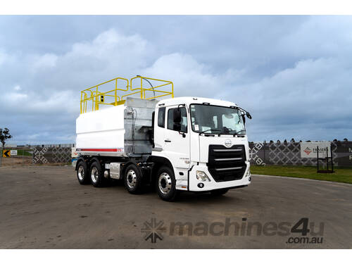 caption UD Quon Water truck Truck