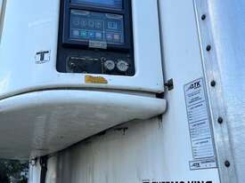 Trailer refrigerated  40 ft chiller rails on air bags - picture0' - Click to enlarge