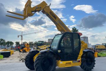 WCM WCM4007-4Z Telehandler: Efficient 8,500kg Versatility with 4 Ton Load Capacity