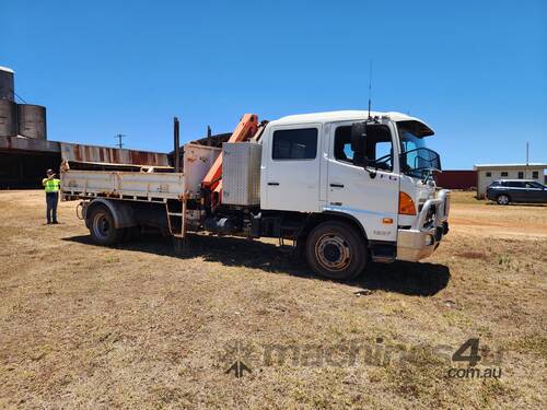 2009 Hino FG 500   4x2 Crane Truck