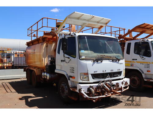 2014 FUSO FN600 WATERCART TRUCK