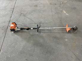 STIHL FS131R Brushcutter (Ex-Council) - picture2' - Click to enlarge