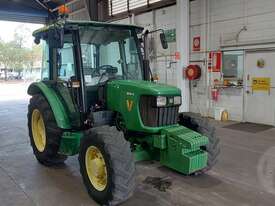 John Deere 5055e - picture0' - Click to enlarge