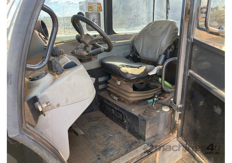 caption 2012 Bobcat TL470 Telehandler