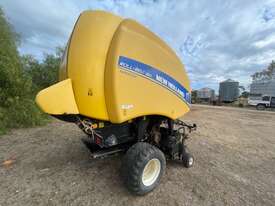 New Holland Round Baler - picture2' - Click to enlarge