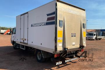 2002 Nissan UD MK225 Refrigerated Pantech (Day Cab) 2002 Nissan UD MK225 Refrigerated Pantech (Day Cab)