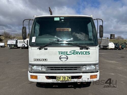 caption 2000 Hino FC3J Tipper