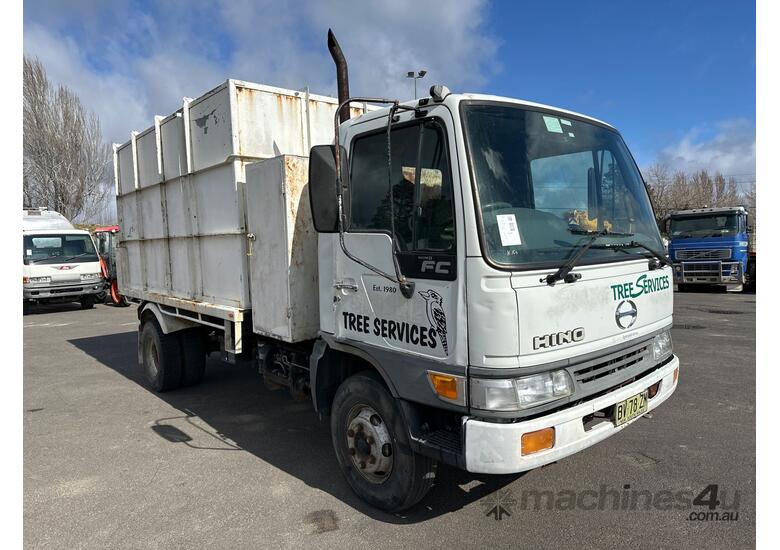 caption 2000 Hino FC3J Tipper