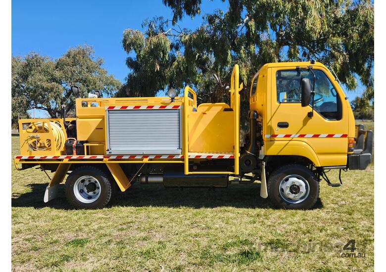 Isuzu NPS300 4x4 Turbo Diesel Single Cab Traytop Firetruck. Ex QLD Fire & Rescue Service.