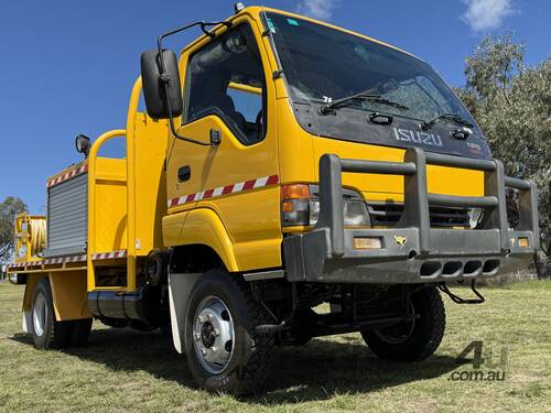 Isuzu NPS300 4x4 Turbo Diesel Single Cab Traytop Firetruck. Ex QLD Fire & Rescue Service.