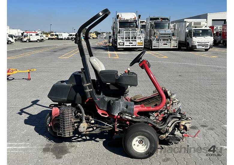 caption Toro Greensmaster 3400