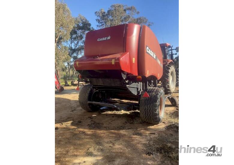 caption 2016 Case IH RB455 Round Hay Bale