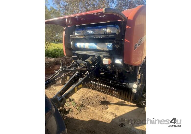 caption 2016 Case IH RB455 Round Hay Bale