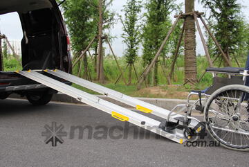 2.1M 270kg Two Section Telescopic Wheelchair Ramp